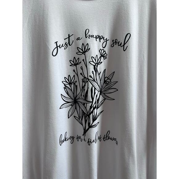 Bella Canvas White ‘Just A Happy Soul Looking For A Field of Flowers’ Tee 2XL - Picture 4 of 10